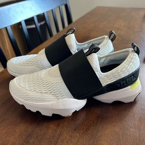 Women's SOREL Kinetic Impact Strap Slip On Sneaker size 8